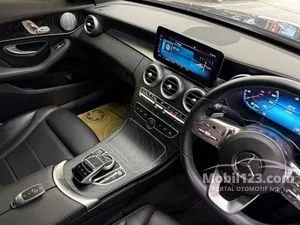 2019 Mercedes-Benz C300 2.0 AMG Line Sedan