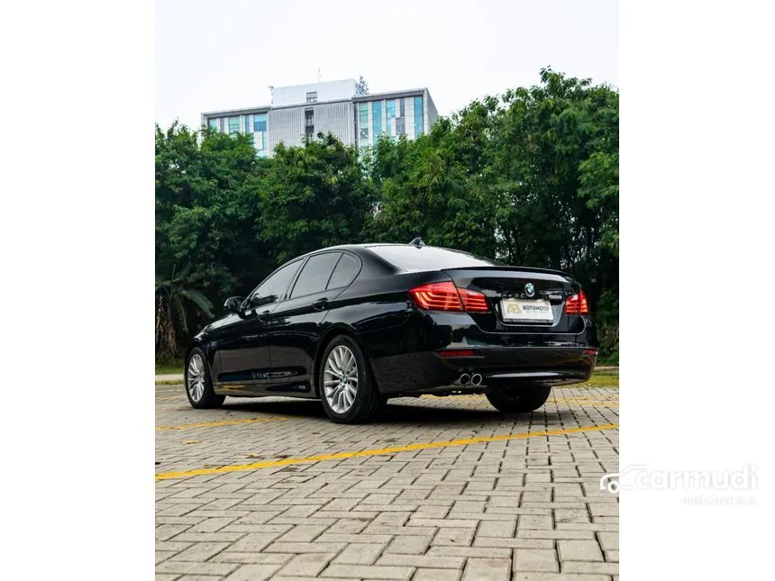 2015 BMW 528i Luxury Sedan