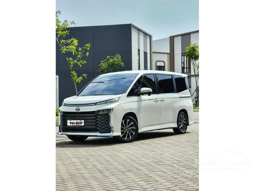 2022 Toyota Voxy MPV