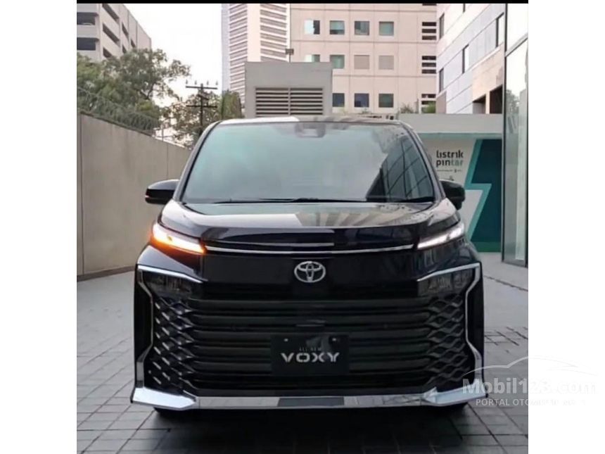 Jual Mobil Toyota Voxy 2025 (Premium Color) 2.0 di DKI Jakarta ...