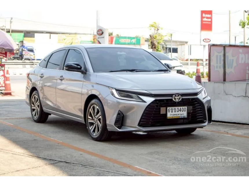 2024 Toyota Yaris Ativ Premium Luxury Sedan