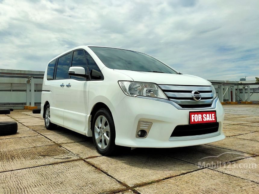 Nissan serena 2013