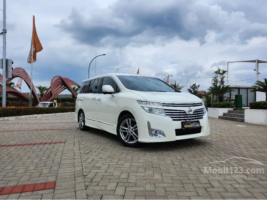 Jual Mobil Nissan Elgrand 2013 Highway Star 3.5 di Banten Automatic MPV Putih Rp 314.000.000