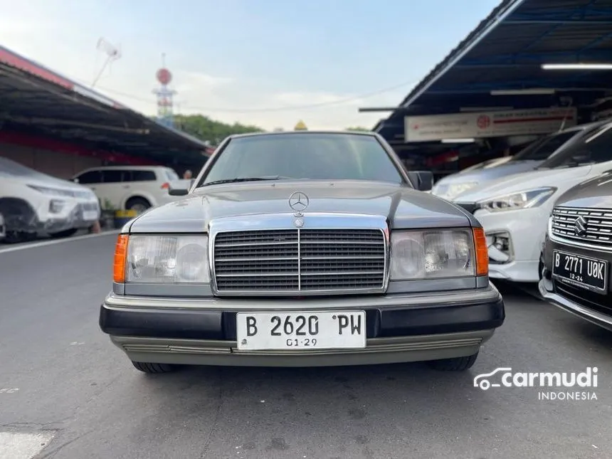 1992 Mercedes-Benz 300E Sedan