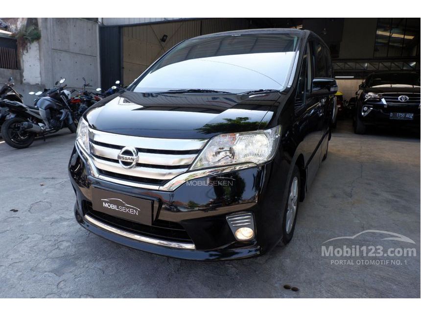 Jual Mobil Nissan Serena 2014 Highway Star 2.0 di Jawa Jual Mobil Nissan Serena 2014 Highway Star 2.0 di Jawa