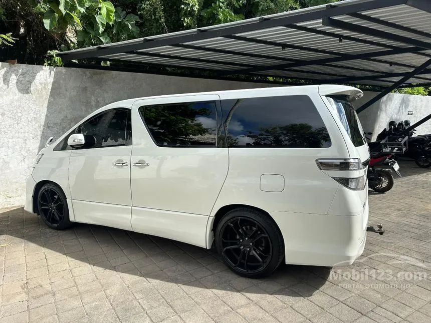 2013 Toyota Vellfire Z MPV