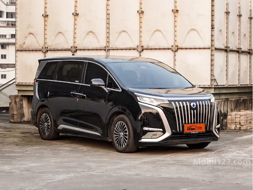 2025 Denza D9 Advanced MPV