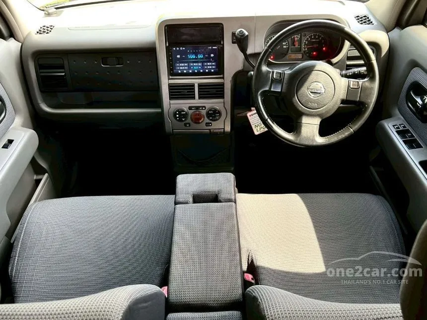 2011 Nissan CUBE 3 Hatchback