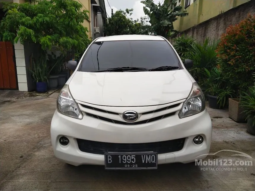 Jual Mobil Daihatsu Xenia 2015 D PLUS 1.0 di Jawa Barat Manual MPV Putih Rp 95.000.000