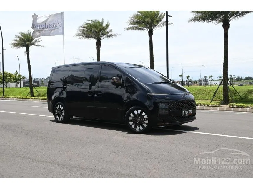 2021 Hyundai Staria Signature 7 MPV