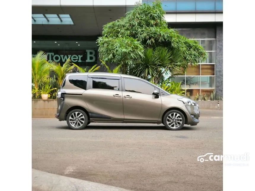 2017 Toyota Sienta V MPV