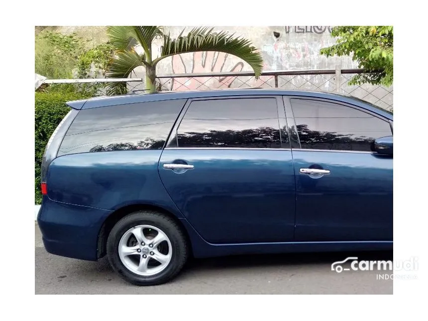 2005 Mitsubishi Grandis MPV