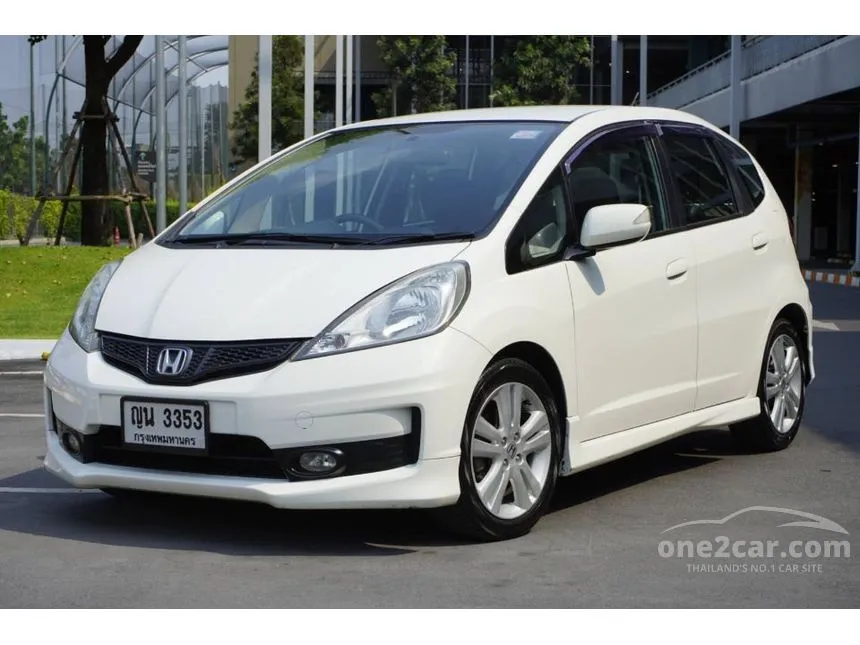 2011 Honda JAZZ SV Hatchback