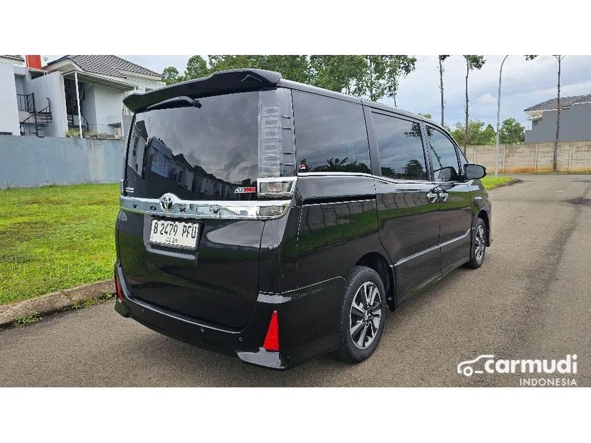 2018 Toyota Voxy MPV
