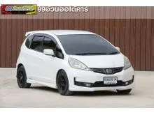 2013 Honda JAZZ 1.5 (ปี 08-14) SV Hatchback