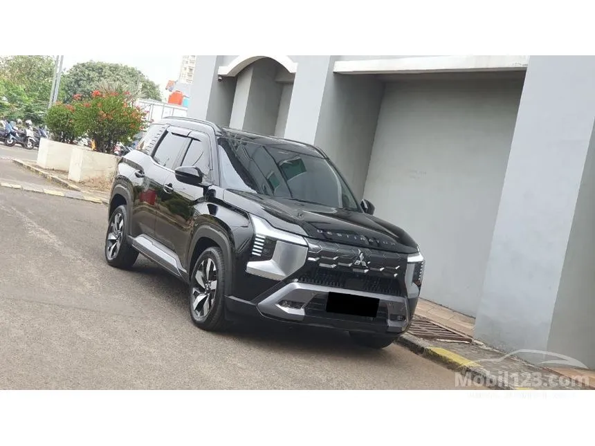 2025 Mitsubishi Destinator Ultimate Premium SUV