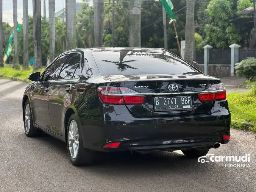 2017 Toyota Camry V Sedan