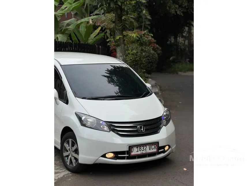 2011 Honda Freed Power Sliding Door MPV