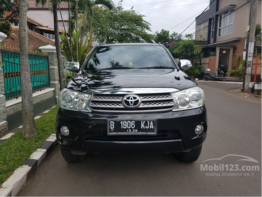 Jual Mobil Toyota Fortuner 2010  G 2 5 di Jawa Barat 