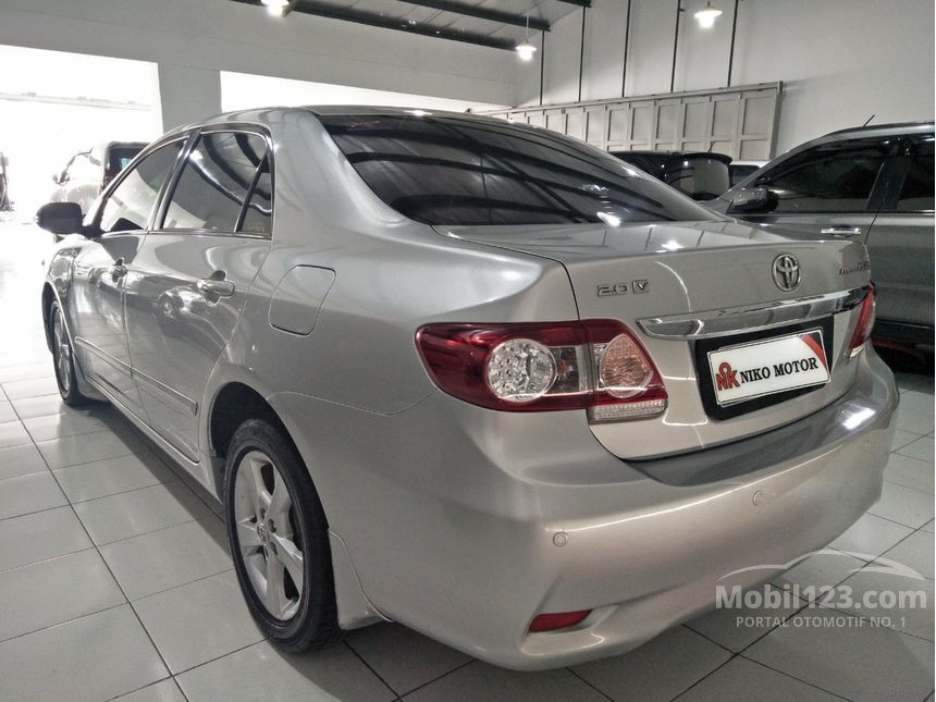 Jual Mobil  Toyota  Corolla  Altis  2010  V 2 0 di Jawa Barat 