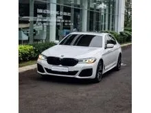 2023 BMW 520i 2.0 M Sport Sedan. TAMPIL LEBIH MENAWAN, JARANG DIPASARAN. REVIEW SELALU MEMUASKAN, PASTI NYAMAN. BARU 9.500KM ANTIK CANTIK WARRANTY