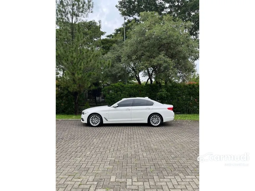 2018 BMW 530i Luxury Sedan