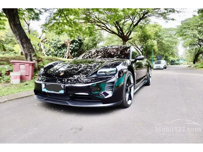 2022 Porsche Taycan 4S Sedan