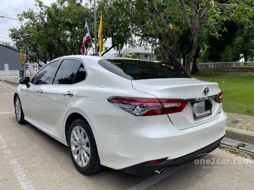 2019 Toyota Camry Hybrid Premium Sedan