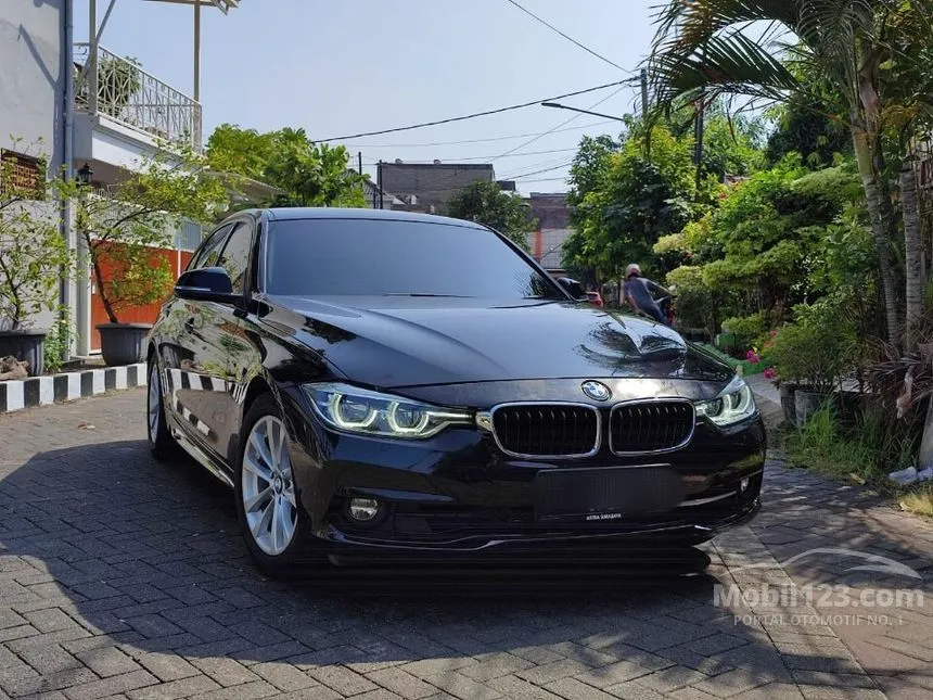 Jual Mobil BMW 320i 2018 Sport 2.0 di Jawa Timur Automatic Sedan Hitam Rp 495.000.000