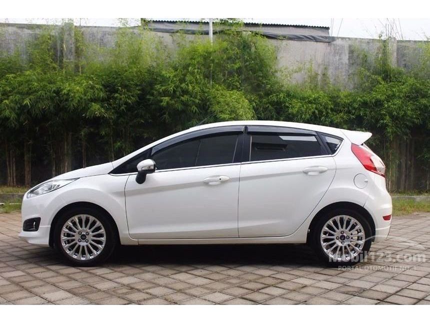 Jual Mobil  Ford  Fiesta  2021 EcoBoost S 1 0 di Jawa  Timur  