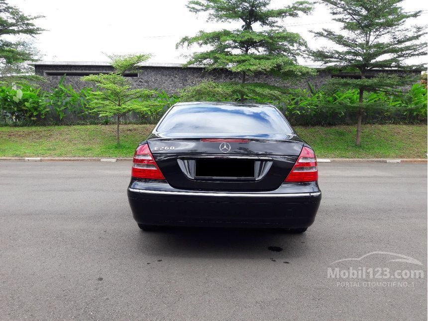 Jual Mobil Mercedes-Benz E260 2005 E260 2.6 di Banten 