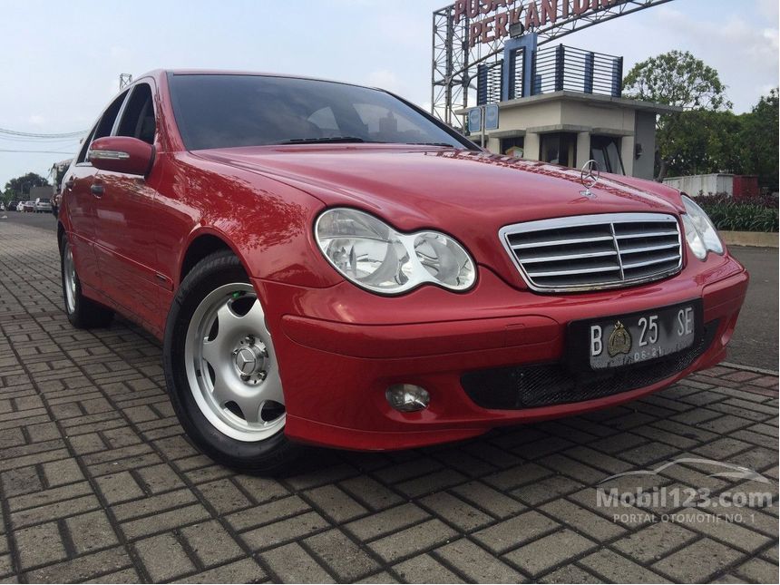 Jual Mobil  Mercedes  Benz C240 2005 Elegance 2 6 di Jawa 