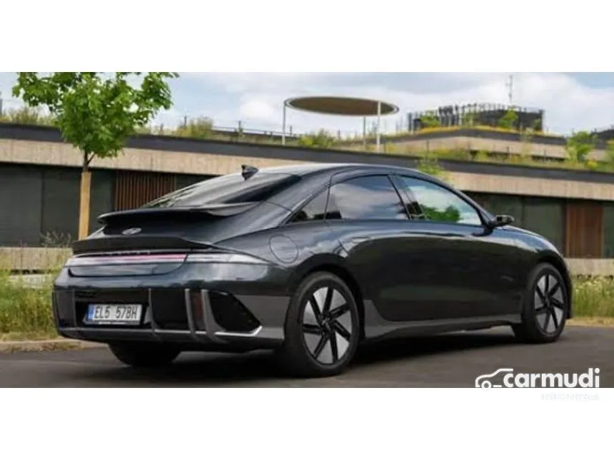 2023 Hyundai IONIQ 6 Signature Long Range Sedan