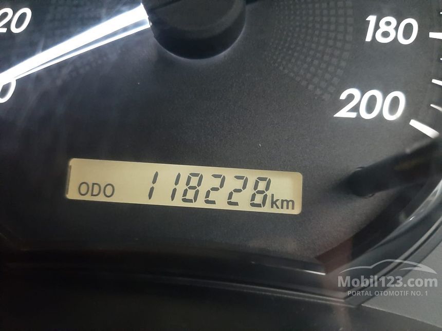Jual Mobil Toyota Kijang Innova 2015 E 2.5 di Jawa Timur Manual MPV ...