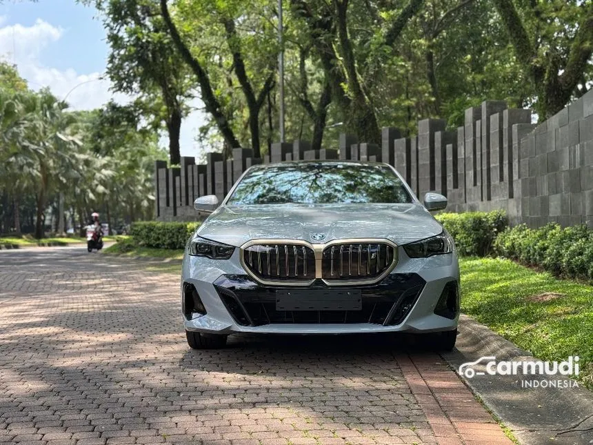 2023 BMW i5 eDrive40 M Sport Sedan