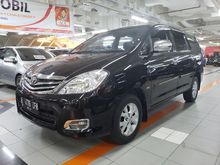 Toyota Innova G 2.5 Diesel 2011 AT Hitam TDP 25 Jt