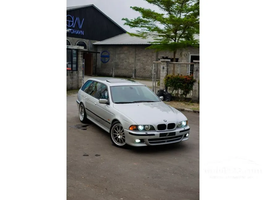 2000 BMW 528i Wagon