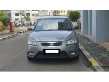 2011 KIA Rio 1.4 Hatchback abu matic km 140ribuan