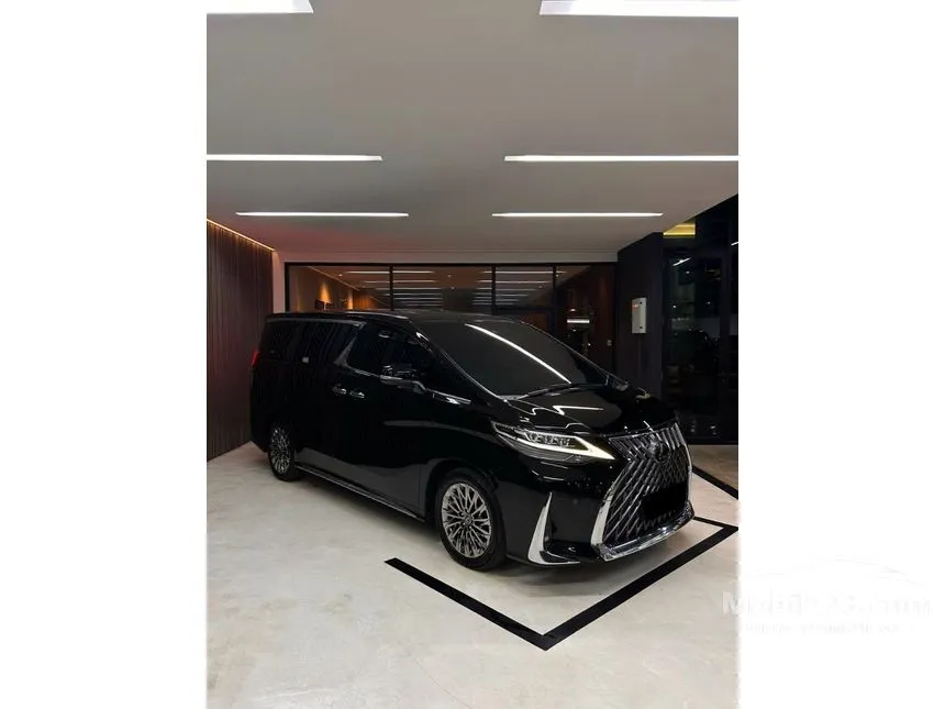 2020 Lexus LM 350 7 Seater MPV