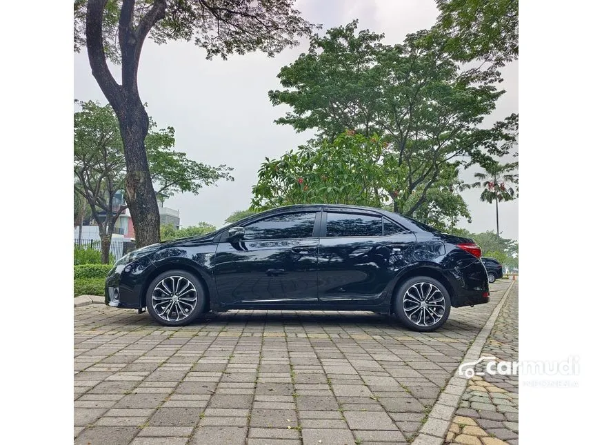 2015 Toyota Corolla Altis V Sedan