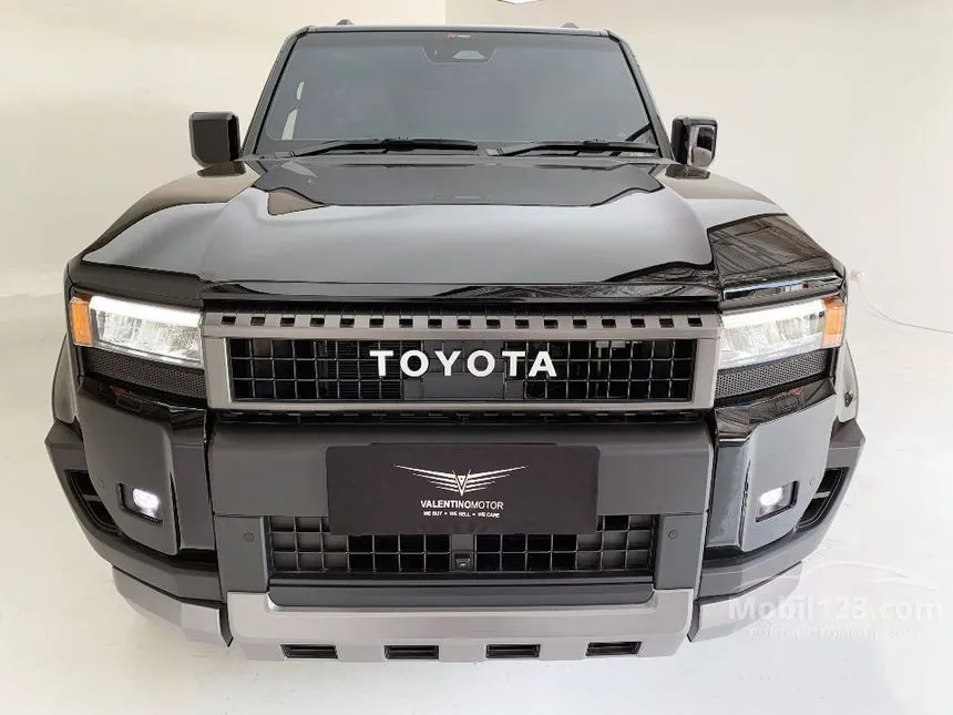 Jual Mobil Toyota Land Cruiser Prado 2024 VX First Edition 2.7 di DKI Jakarta Automatic SUV Hitam Rp 2.200.000.000