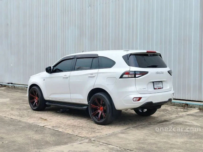 2022 Isuzu MU-X Active SUV