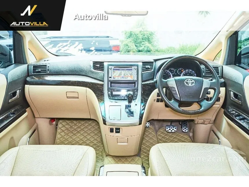 2013 Toyota Alphard V Van