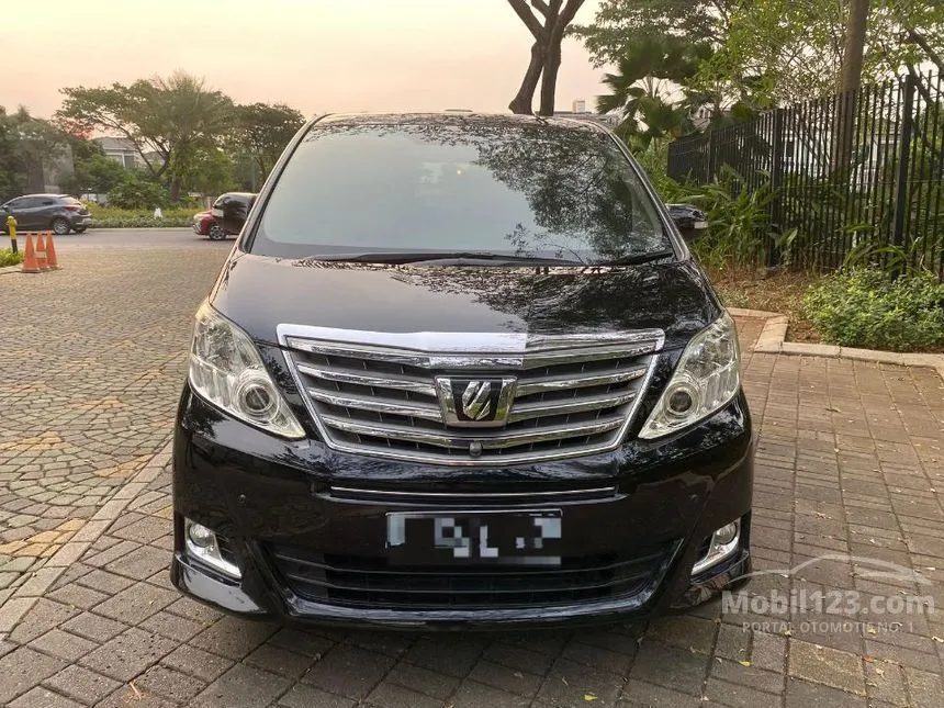 2012 Toyota Alphard GS MPV