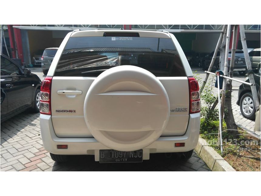 Jual Mobil  Suzuki  Grand  Vitara  2012 2 4 2 4 di  Banten  