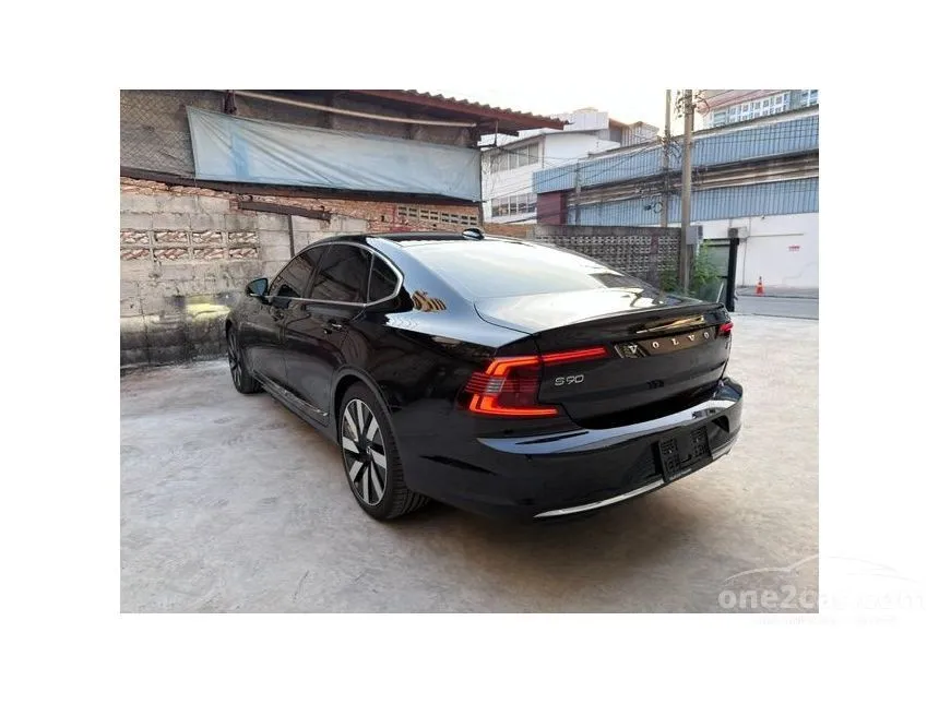 2026 Volvo S90 Recharge Ultimate T8 Bright Sedan