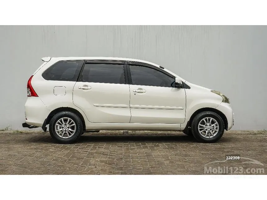 2012 Daihatsu Xenia R MPV