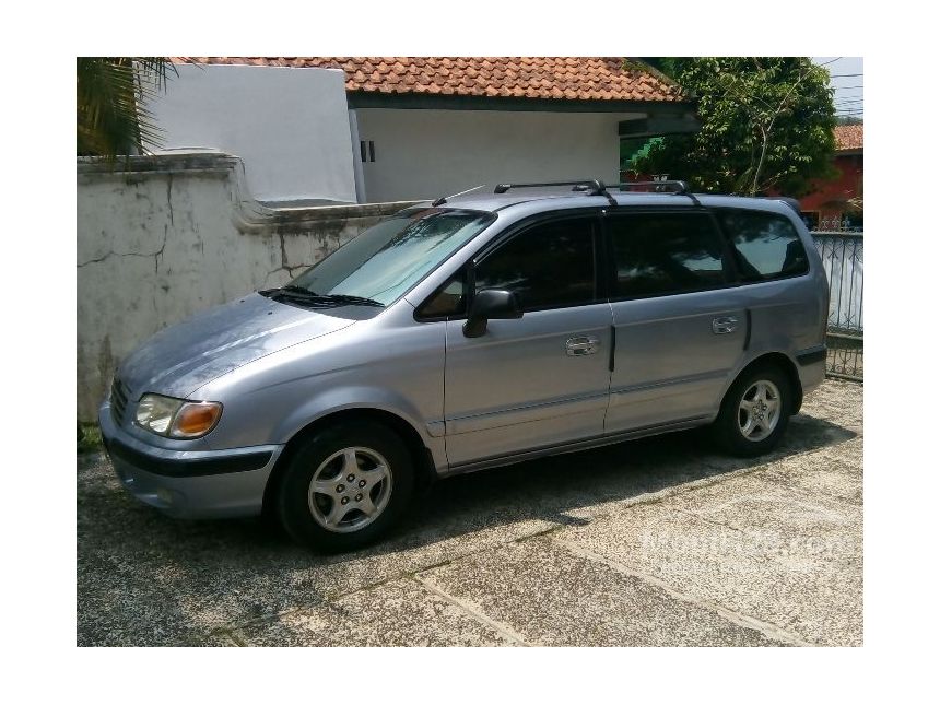 Hyundai trajet 2002