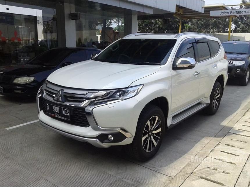 Foto Mobil New Pajero Sport Auto Werkzeuge