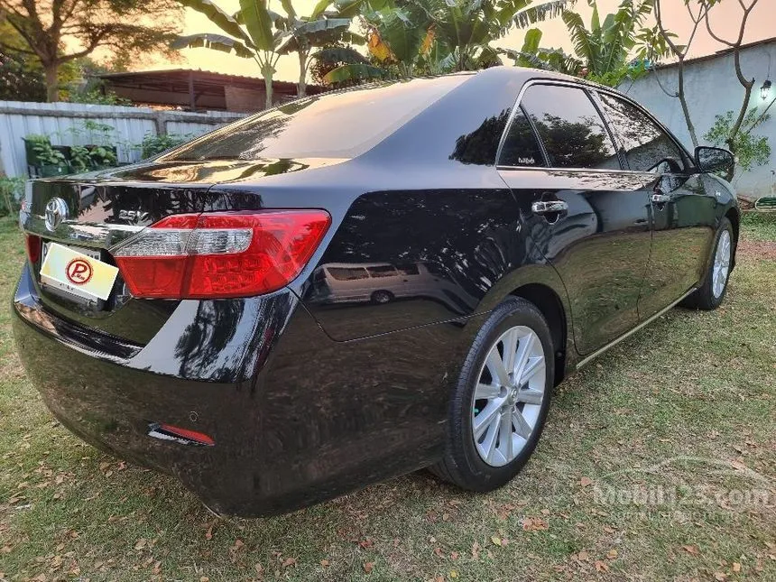 2014 Toyota Camry V Sedan